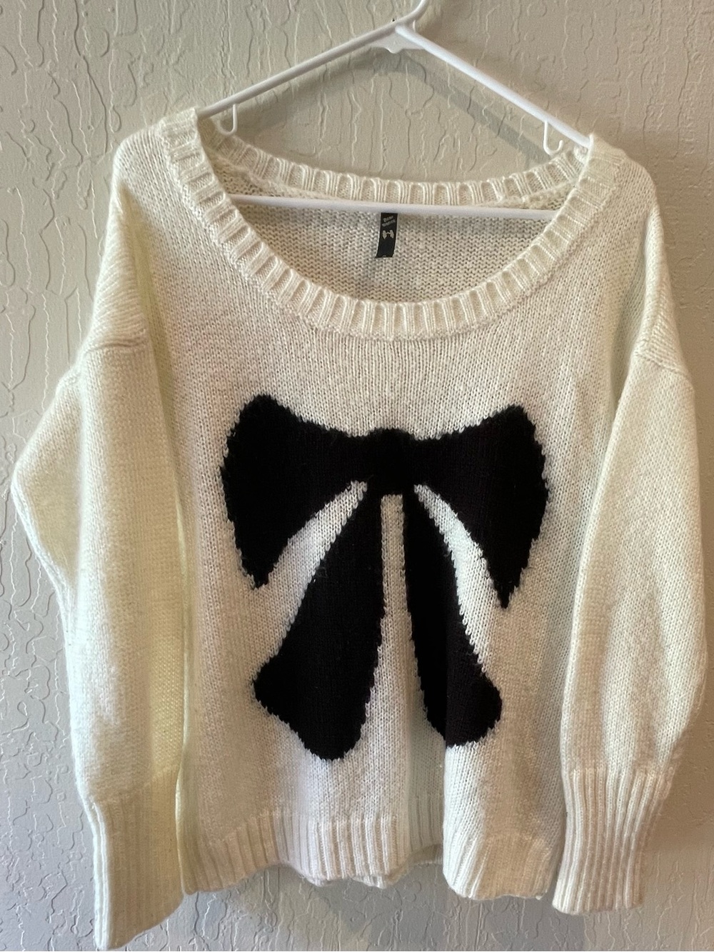 Bear Dance Black Bow Sweater Cream Coquette Intarsia Knit Small Scoop Neck Cozy